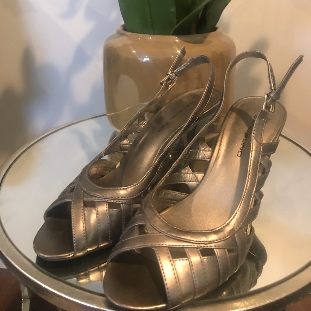 Bandolino pewter heels
